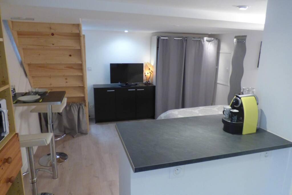 Studio Neuf avec courette privative - Housity