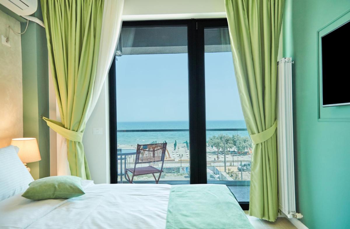 Hotel Azaleea Mamaia Nord - Housity
