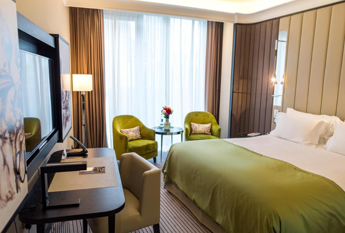 TV/Unterhaltungsangebot in der Unterkunft Sofitel Frankfurt Opera