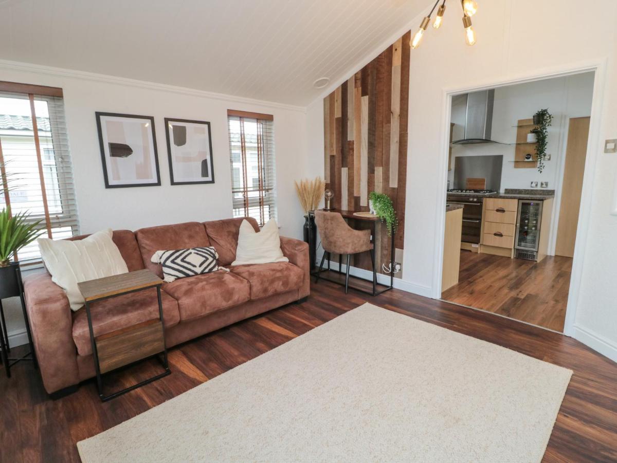 Woodland View Luxury Lodge - Housity