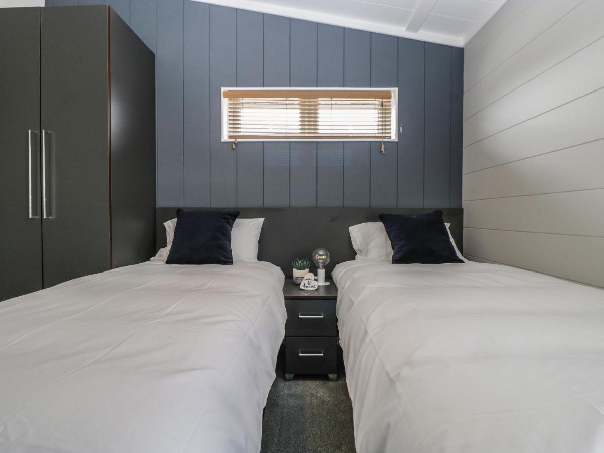 Fairway View 24 - Housity