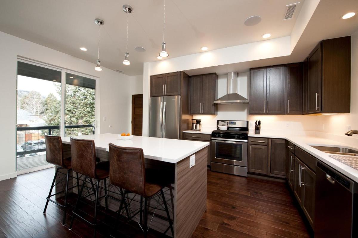 2201 Main Avenue - Housity