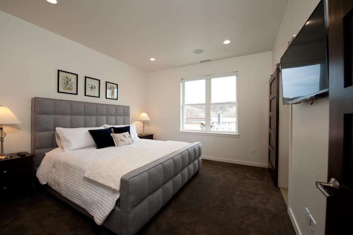 2201 Main Avenue - Housity