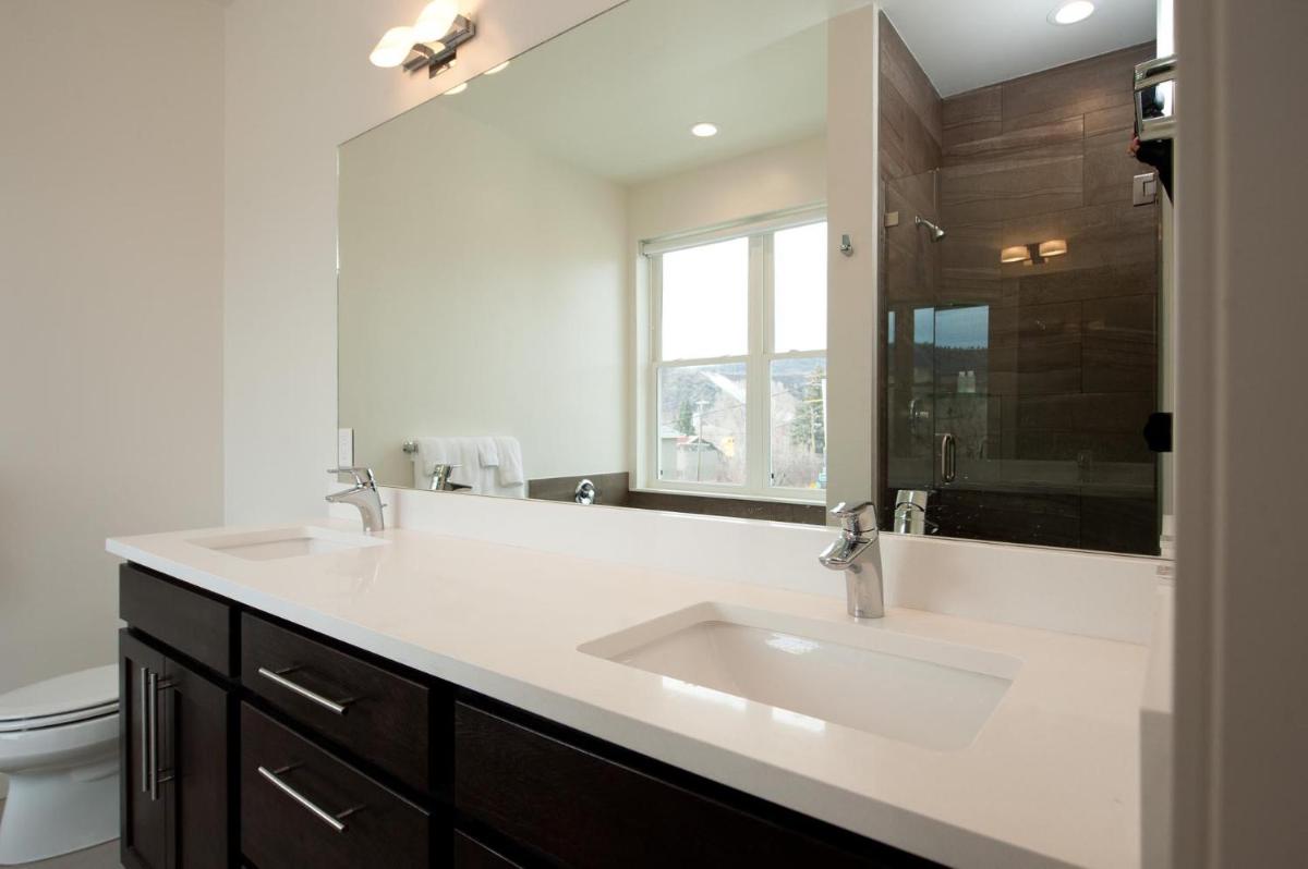 2201 Main Avenue - Housity