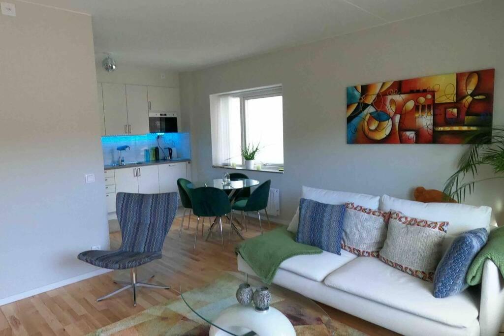 Suitetrails - Homestay - private room in an apartment
