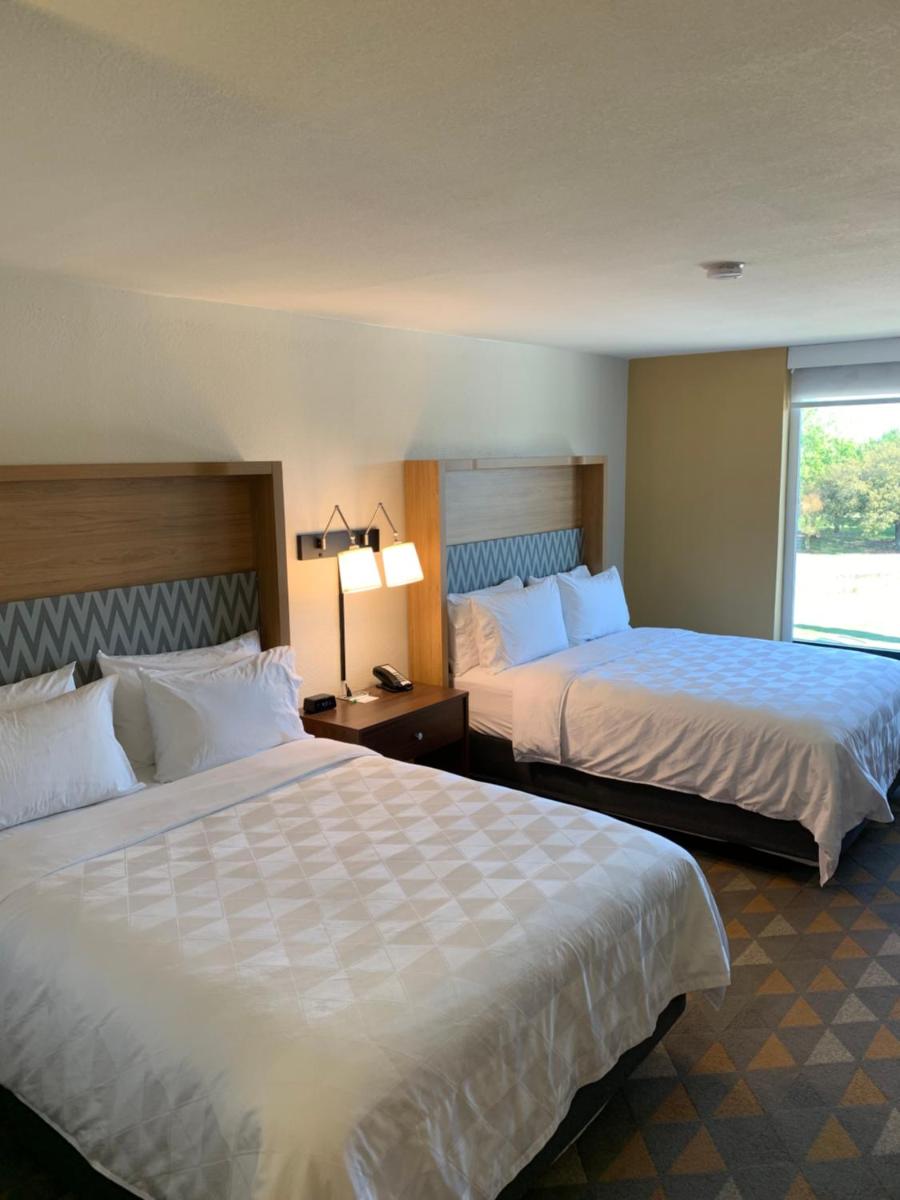 Holiday Inn Baton Rouge-South, an IHG Hotel - Housity