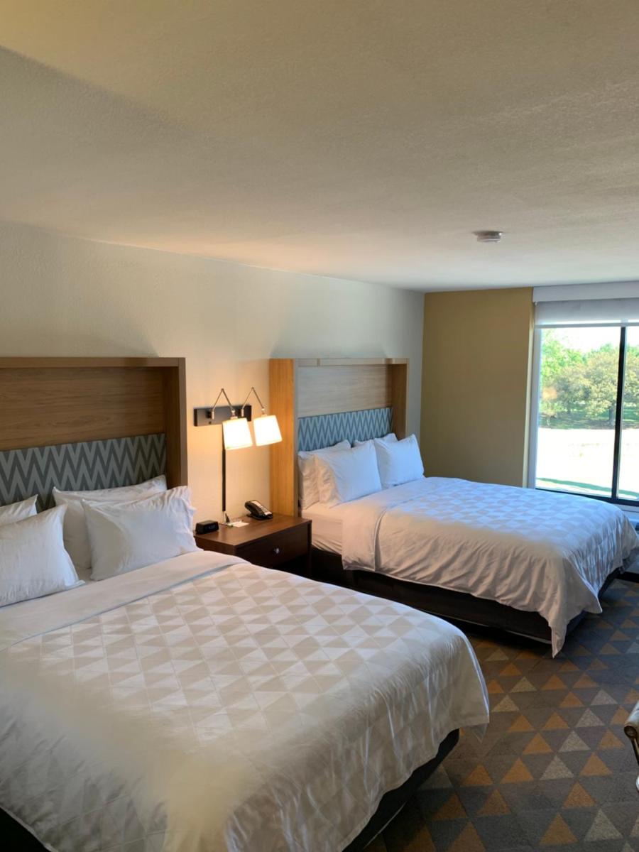 Holiday Inn Baton Rouge-South, an IHG Hotel - Housity