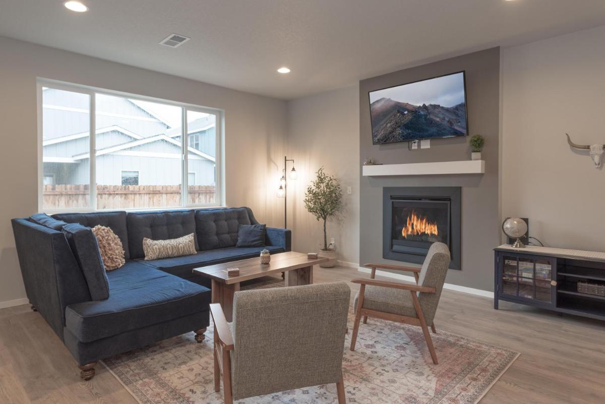 Thomas Beautiful Modern Home in Bend - Housity
