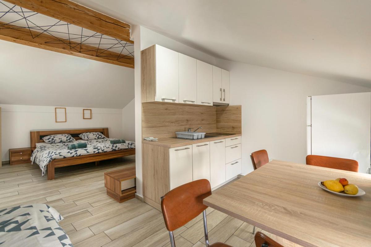 Hangar Apartments - Housity