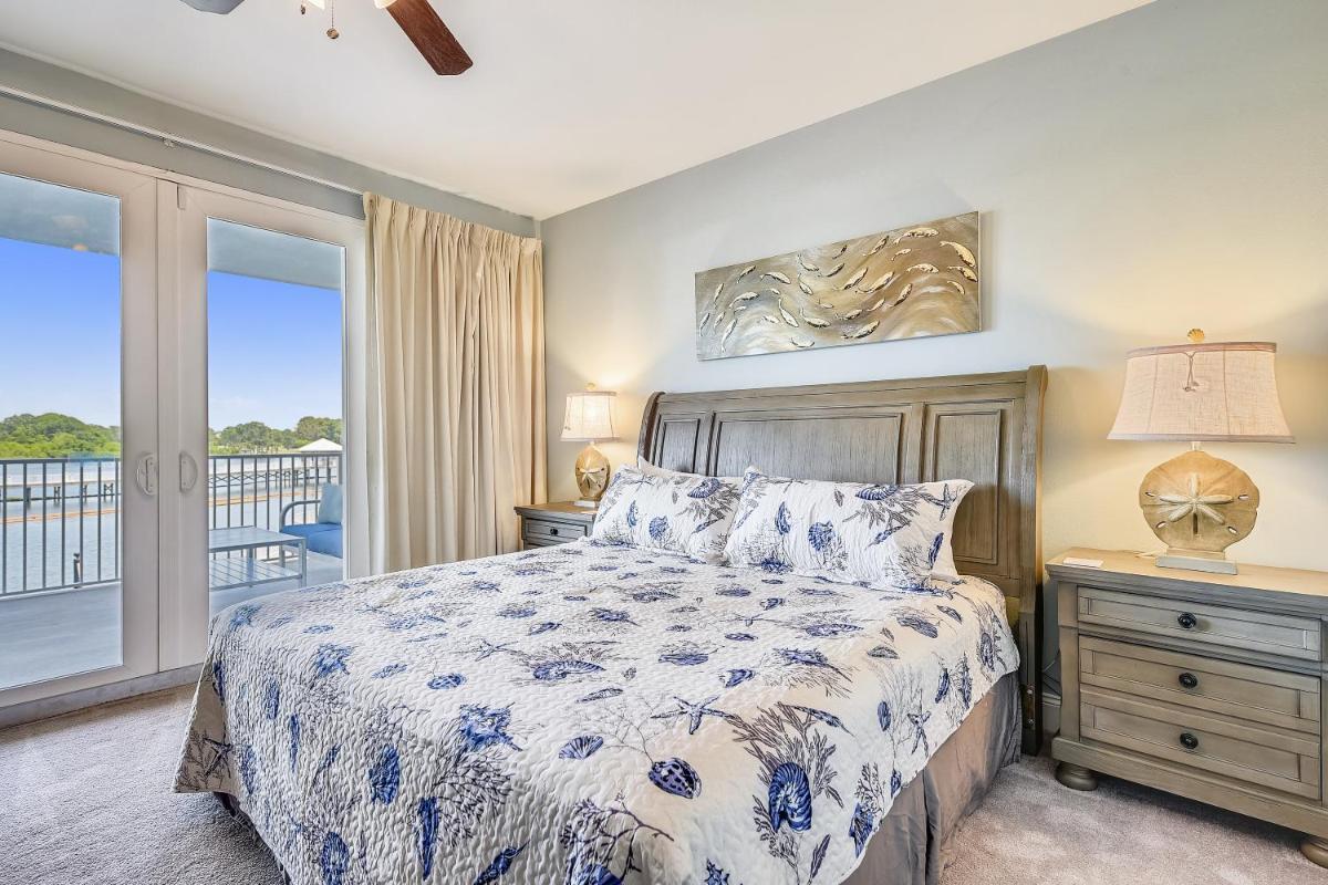 Laketown Wharf Resort #133 by Book That Condo - Housity