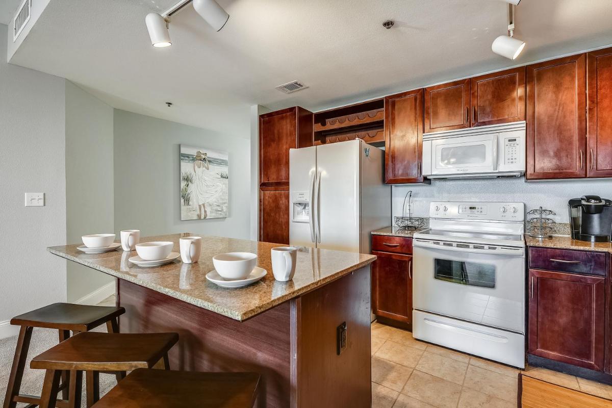 Laketown Wharf Resort #133 by Book That Condo - Housity