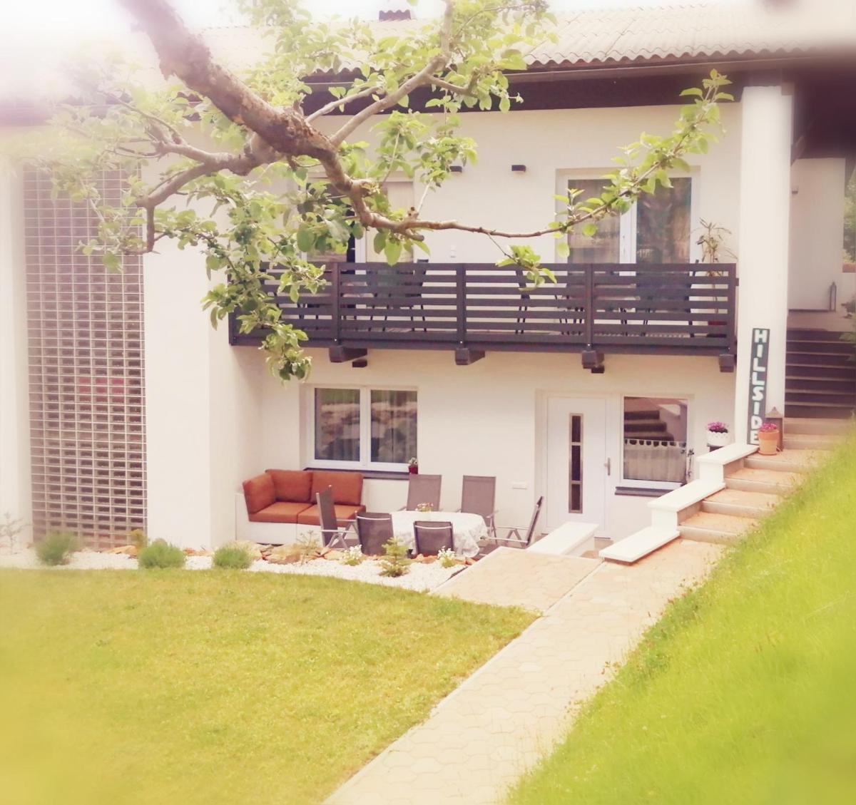 Hillside Rooms - Housity