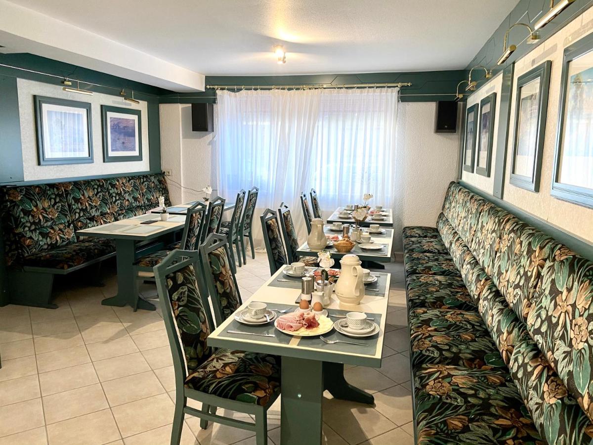 Hotel zum Hahn - Housity