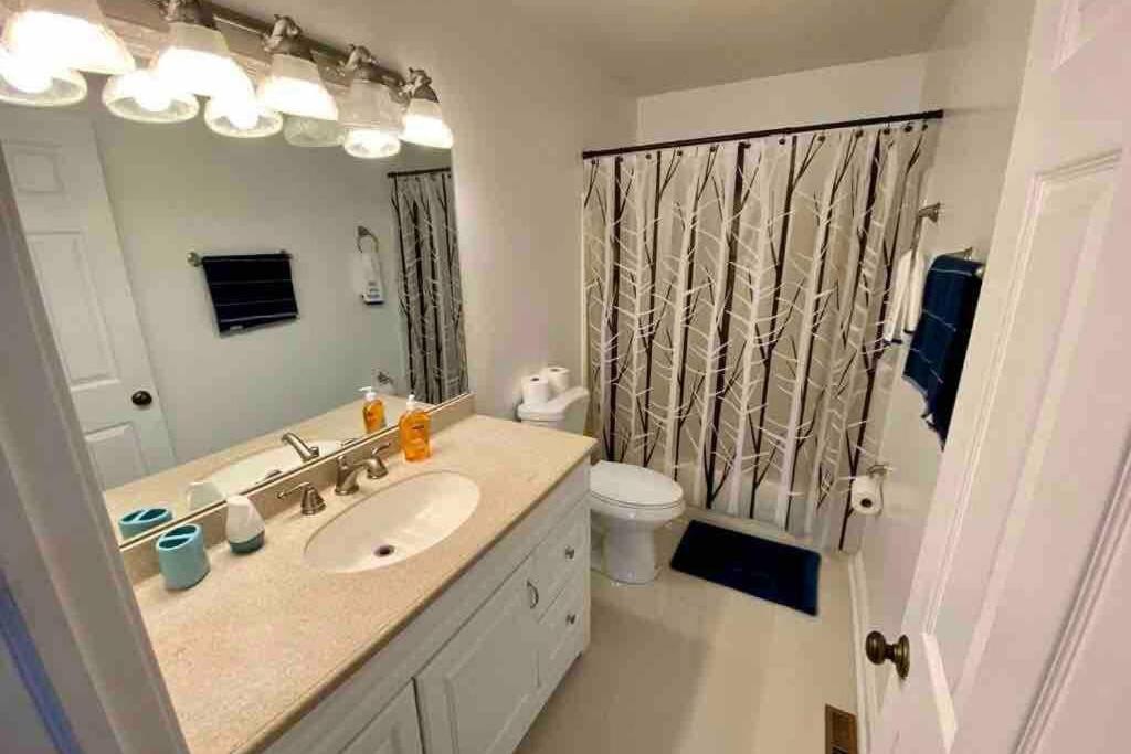 Entire Lake Villa Home! - Housity