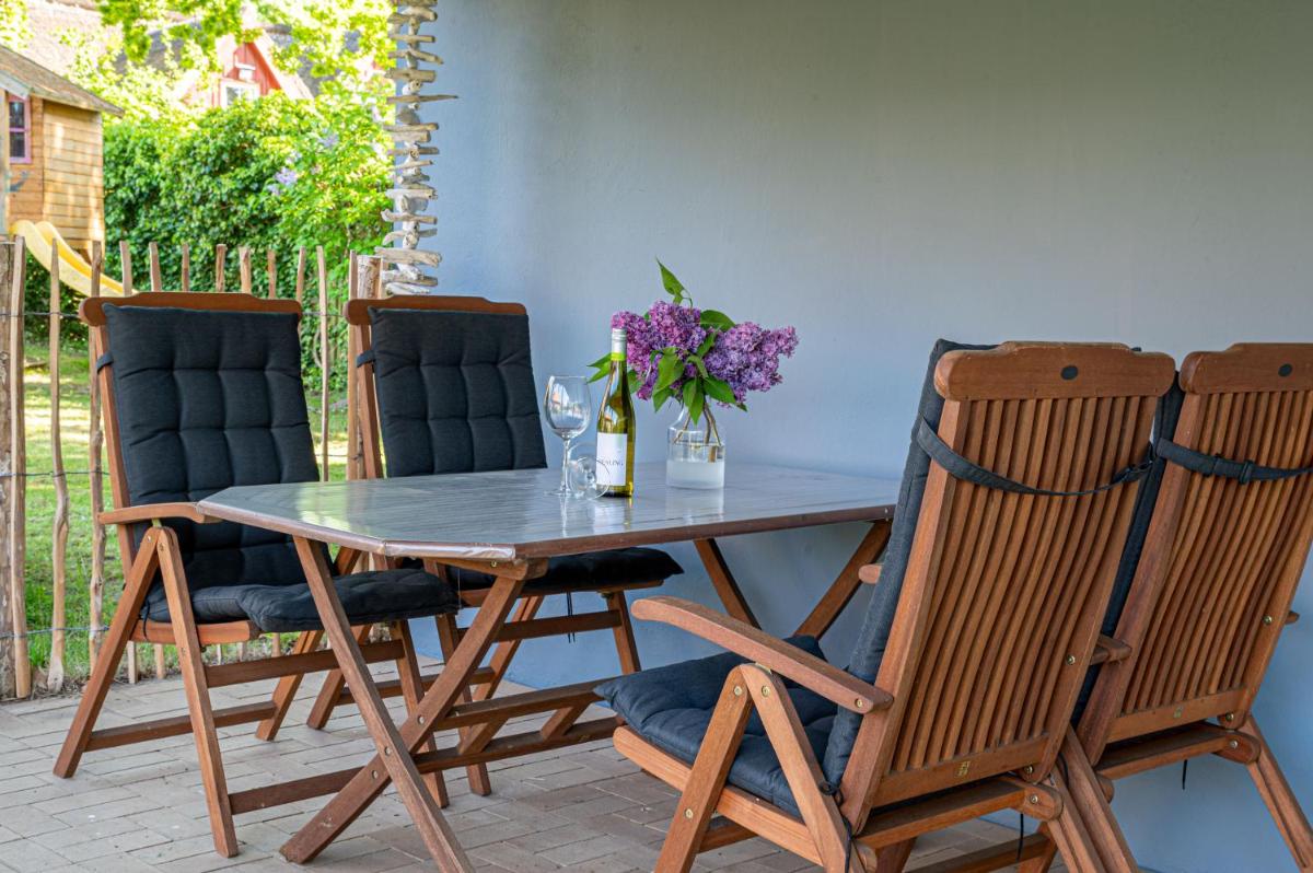 Ferienhaus im Garten - Housity