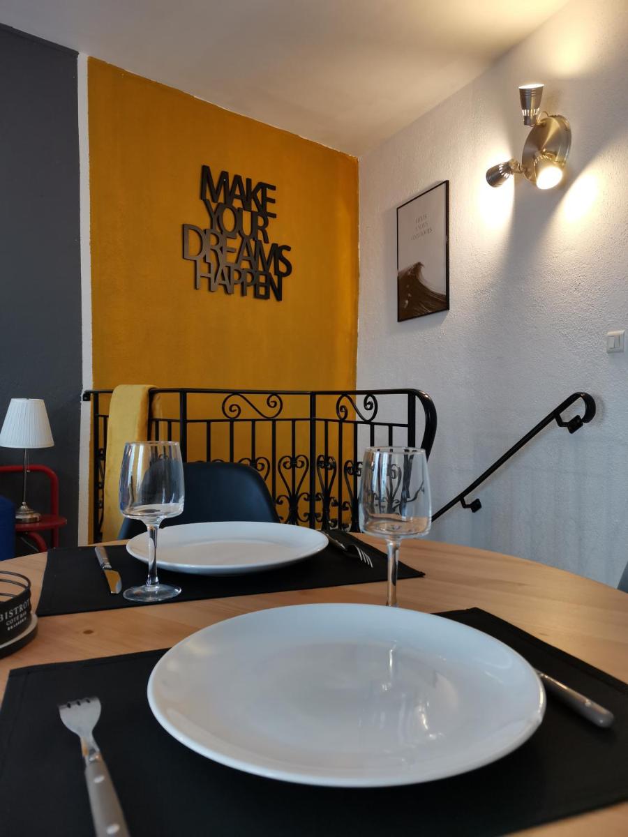 Yellow Dream Corner Gex - Housity