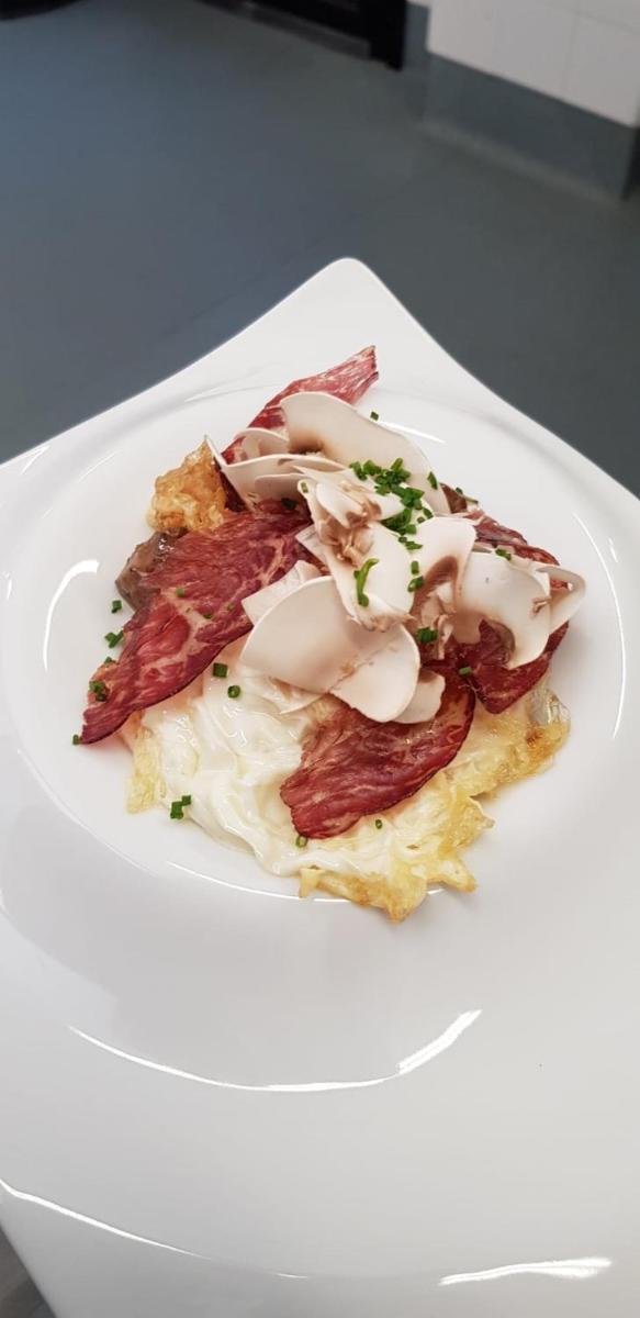 Comida en o cerca de este hotel
