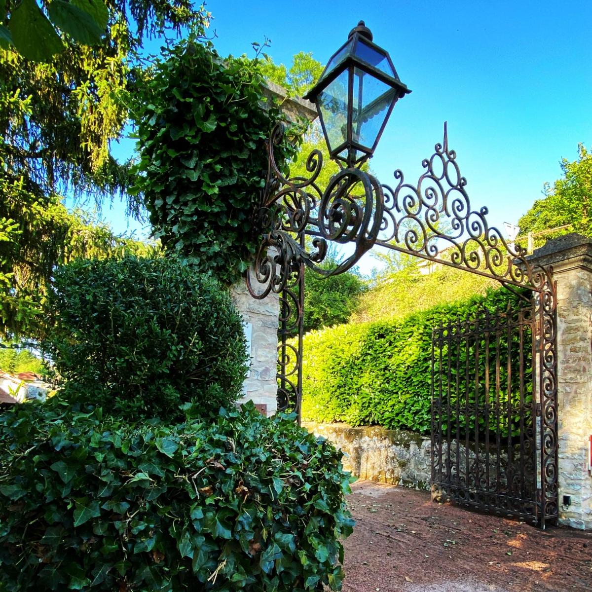 Jardin de l'établissement Le Moulin du Roc