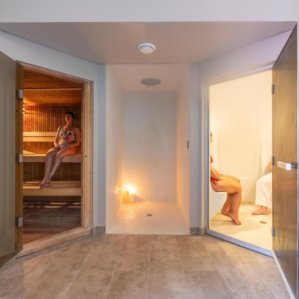 Uma cama ou camas num quarto em Vale da Lapa Village Resort