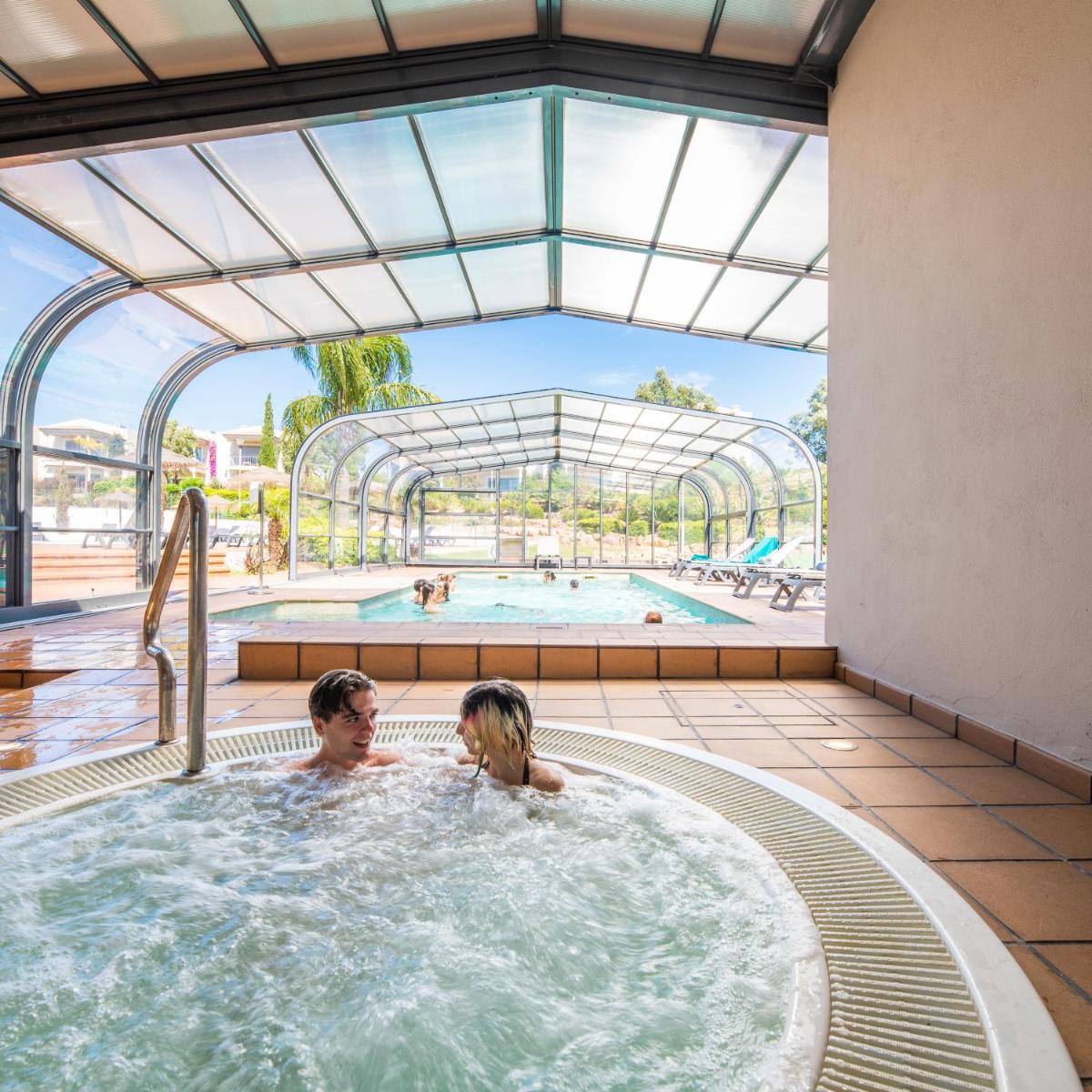 A piscina em ou perto de Vale da Lapa Village Resort