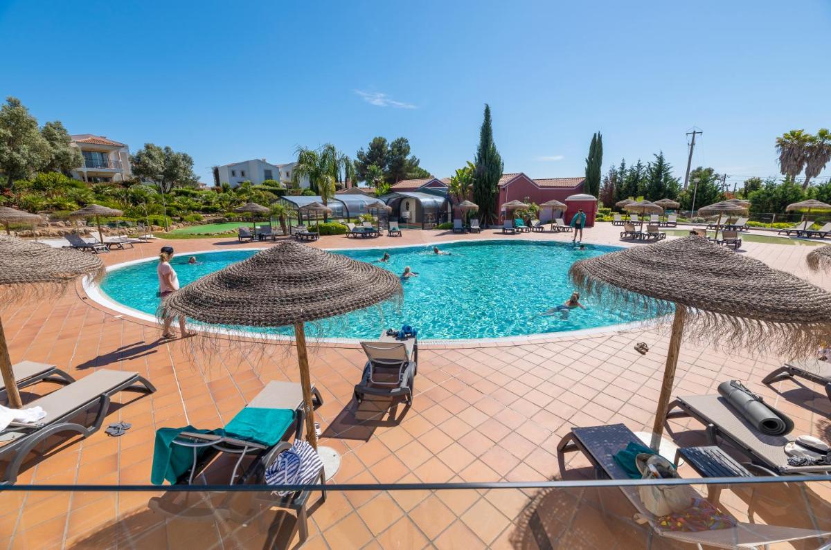 A piscina em ou perto de Vale da Lapa Village Resort