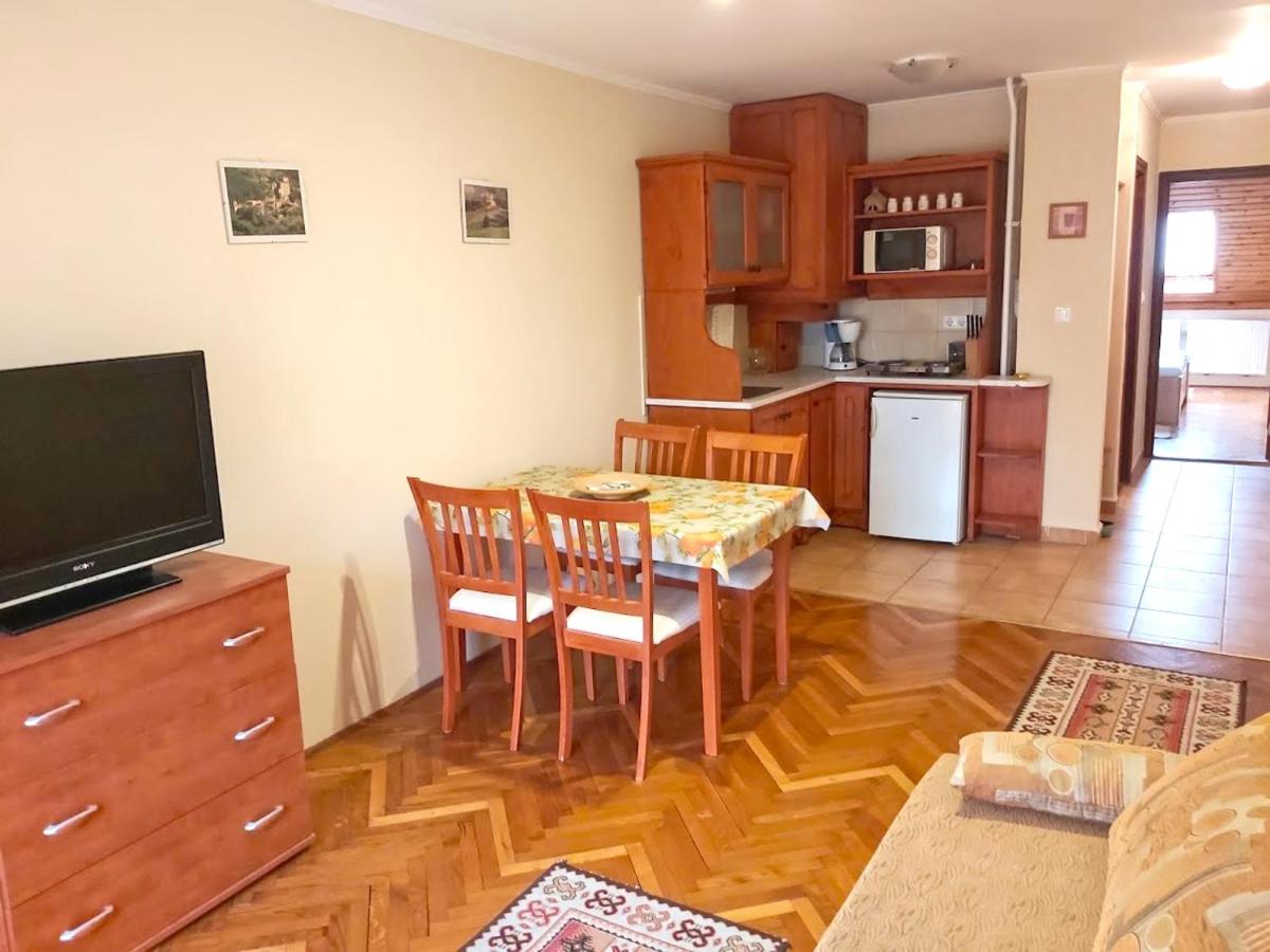 Hangulat Vendégház / Apartman - Housity