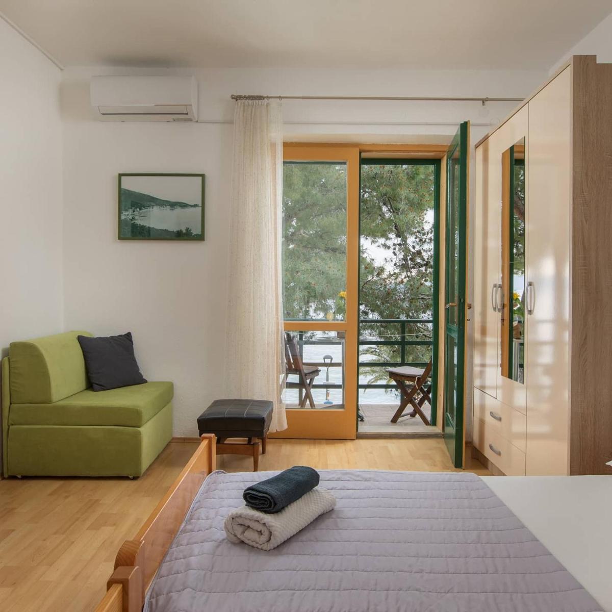 Pine and Sunshine apartments - Hizvo