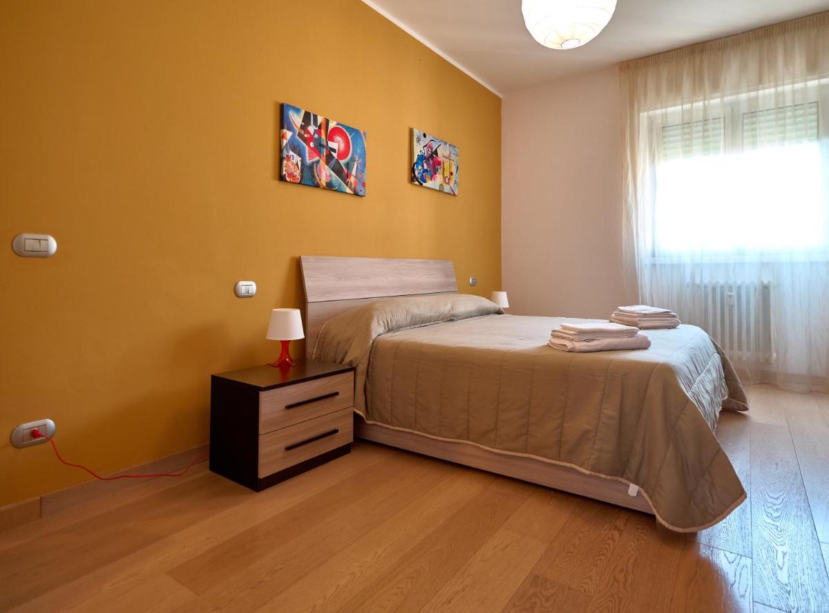 Skyline Apartment - Housity