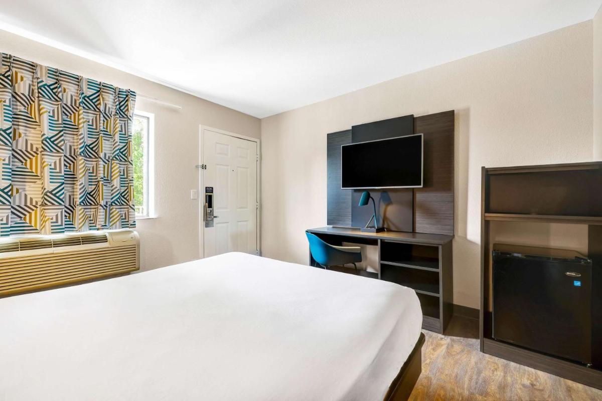 Motel 6-Kirkland, WA - North Kirkland - Housity