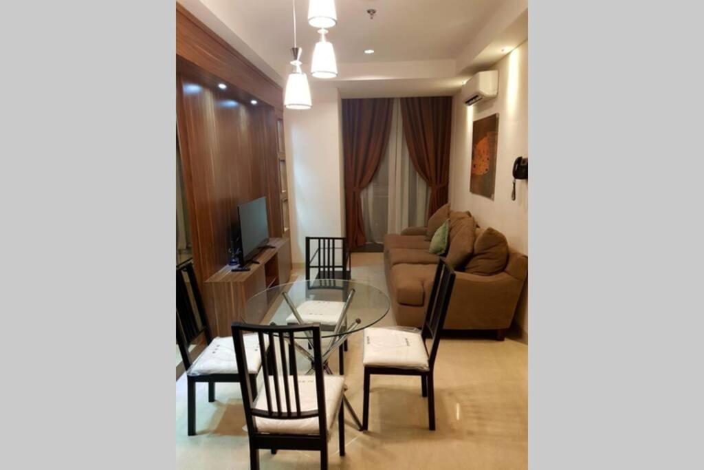 Luxury and Comfort 2 BR Apartment Lavenue Pancoran by Sang Living - Housity
