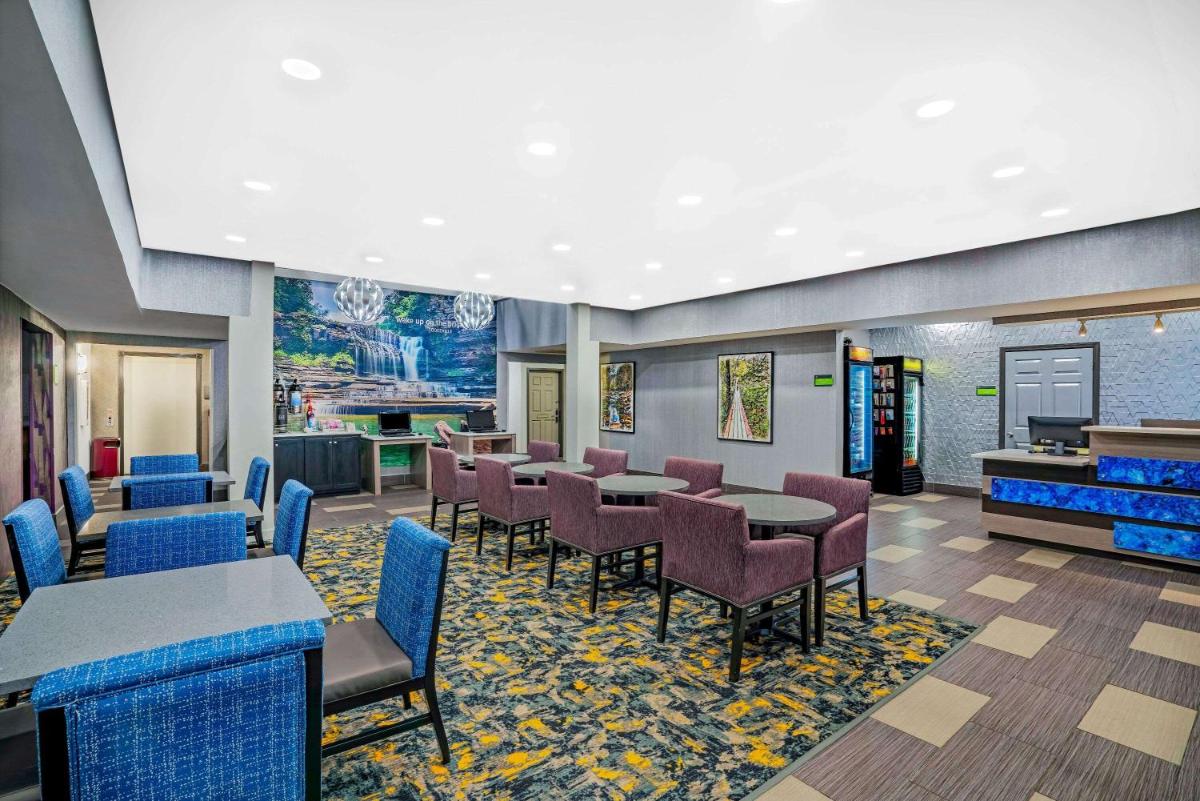 La Quinta by Wyndham Cookeville - Housity