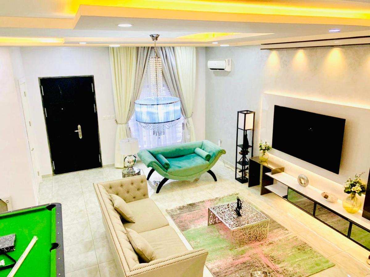Suitetrails - Shortlethomes Tiara's Short let Apartment in Lekki Phase 1
