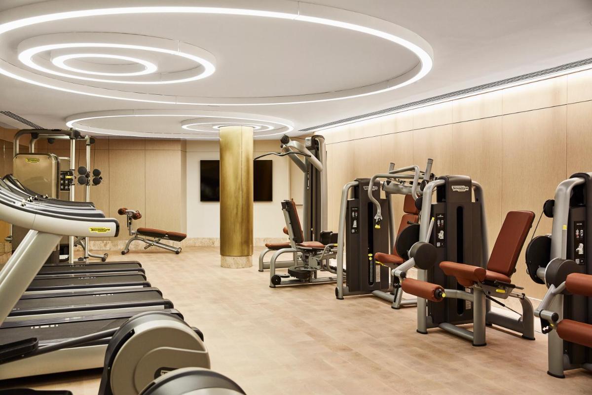 Gimnasio o instalaciones de fitness de Four Seasons Hotel Madrid