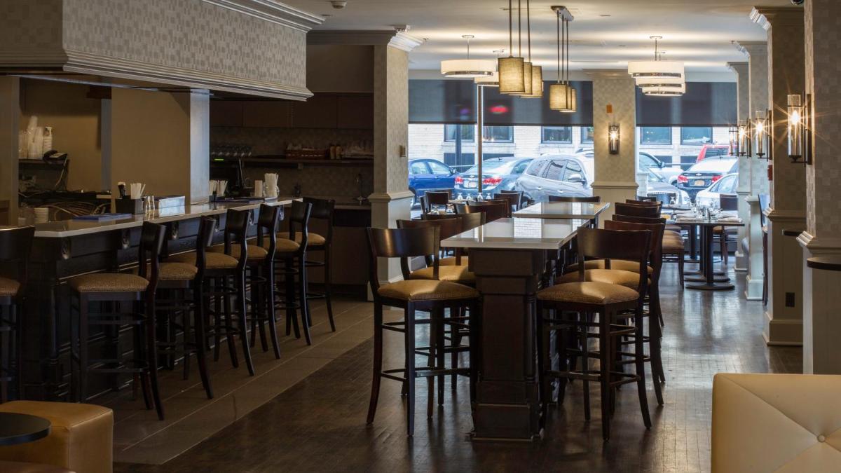 Holiday Inn Rochester NY - Downtown, an IHG Hotel - Housity