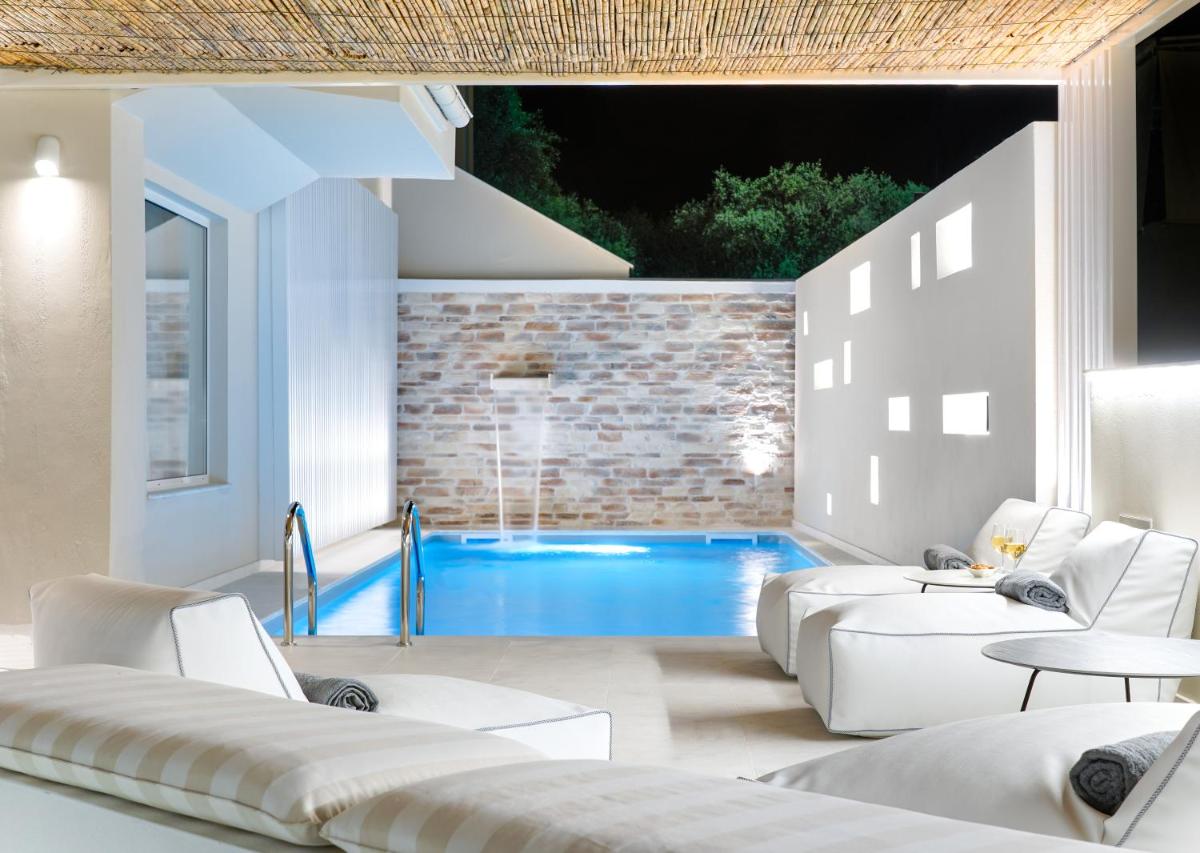 Aelia Villa - Housity