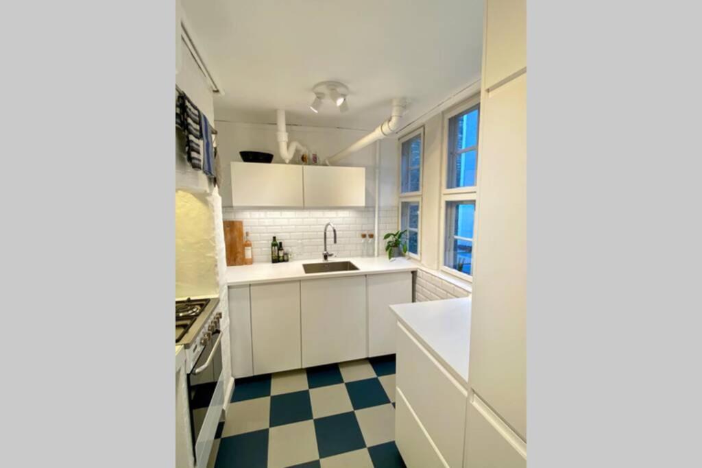 Luxury 'Kings Garden' City-Flat In Center Of Town - Housity