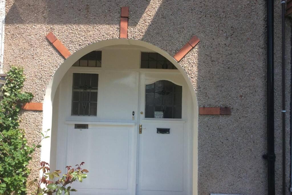 Rhos on Sea Apartment close to Llandudno & Conwy - Housity