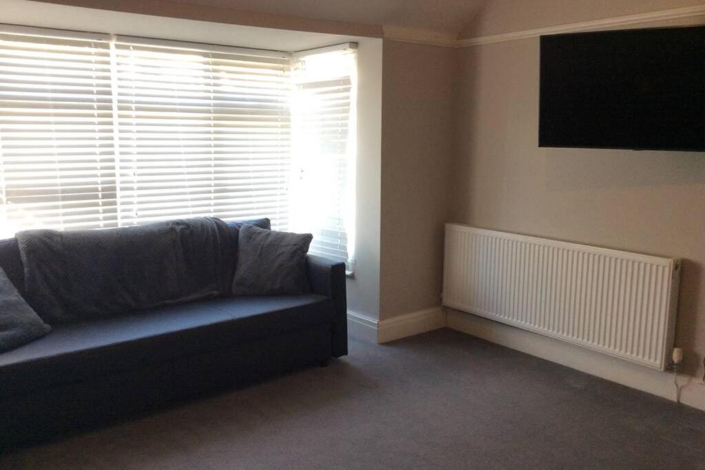 Rhos on Sea Apartment close to Llandudno & Conwy - Housity