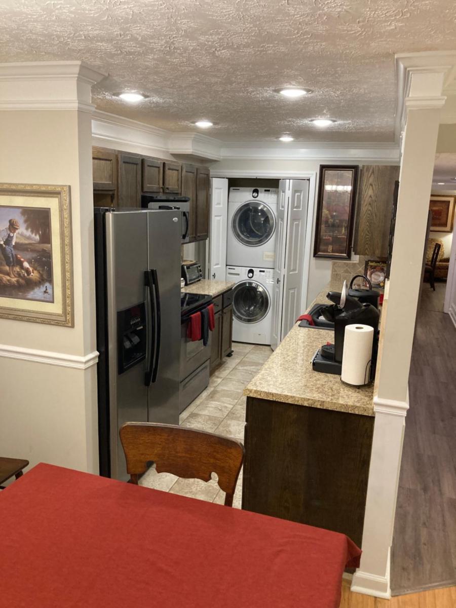 Spacious 3 Bedroom 2 bath Condo close to Five-points in Athens - Housity