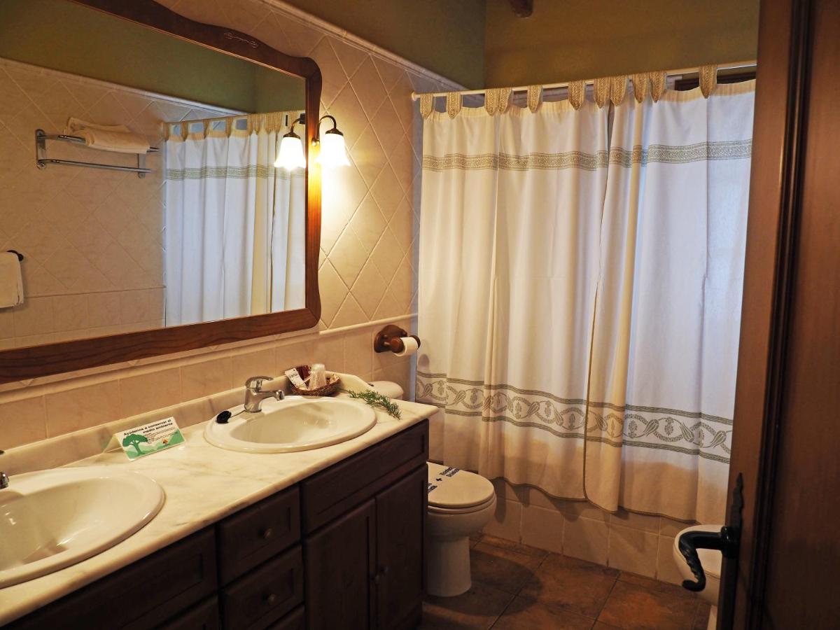Un baño de Hotel & SPA Peña Montañesa