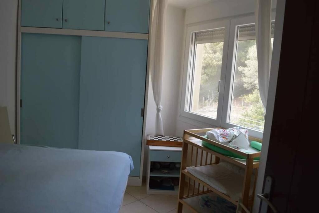 35 m from the beach, amazing seaview, Chalkidiki, Loutra Agias Paraskevis , Evdiriadis Luxury Apartment , you can see it on youtube if you type the name Evdiriadis - Housity