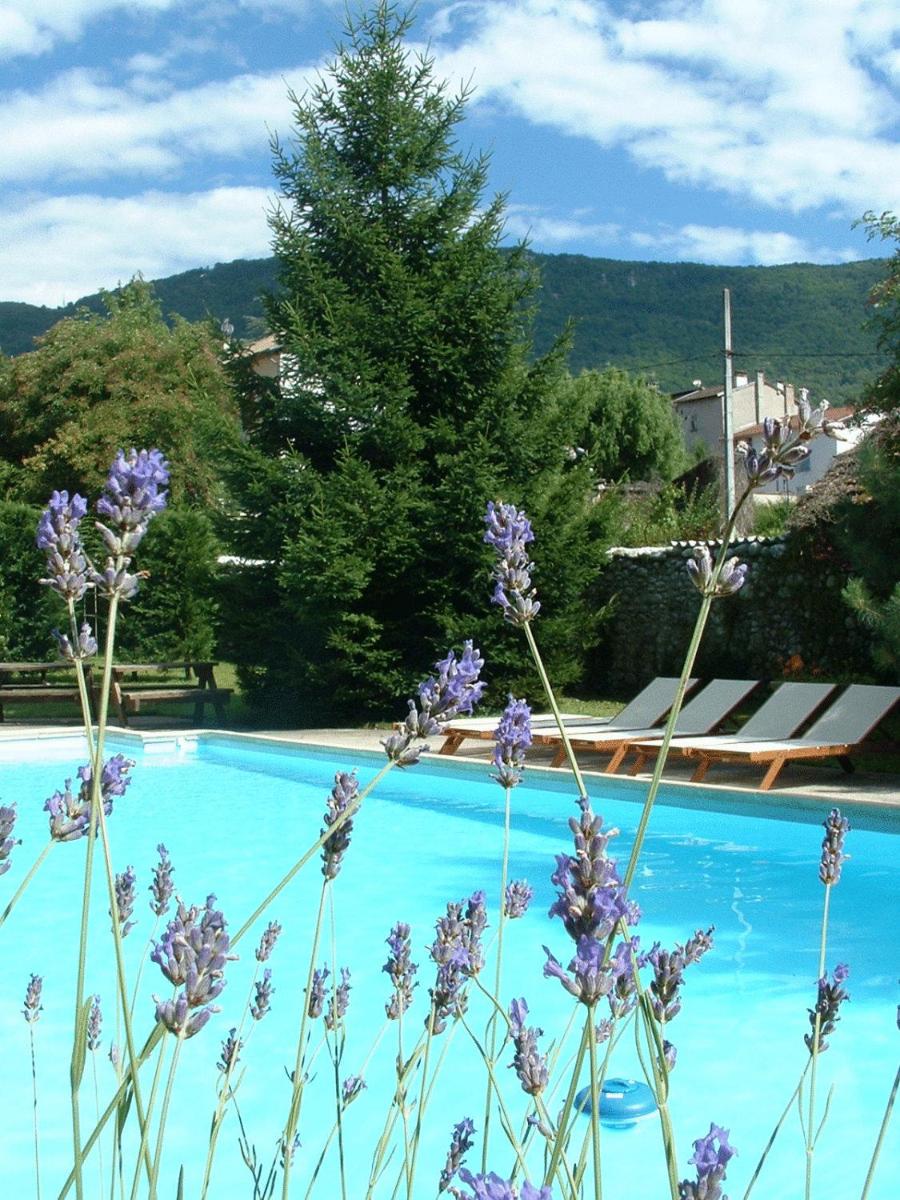 Logis Hôtel Restaurant Le Castel Fleuri - Housity
