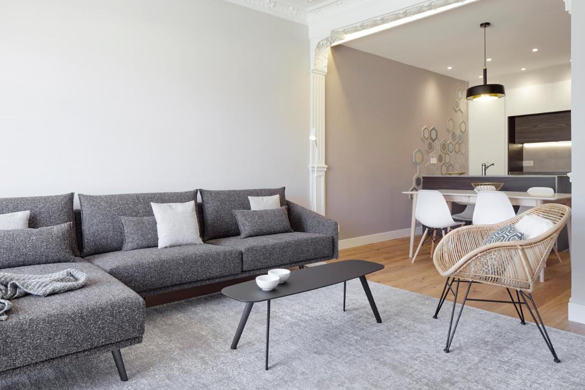 Suitetrails - CATHEDRAL APARTMENT - LUXURY APARTMENT IN CITY CENTER