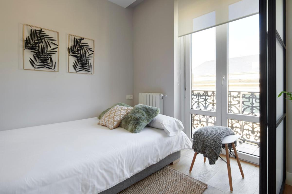 Suitetrails - CATHEDRAL APARTMENT - LUXURY APARTMENT IN CITY CENTER