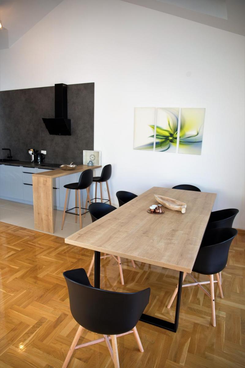 Penthouse with Old bridge view and jacuzzi - Hizvo