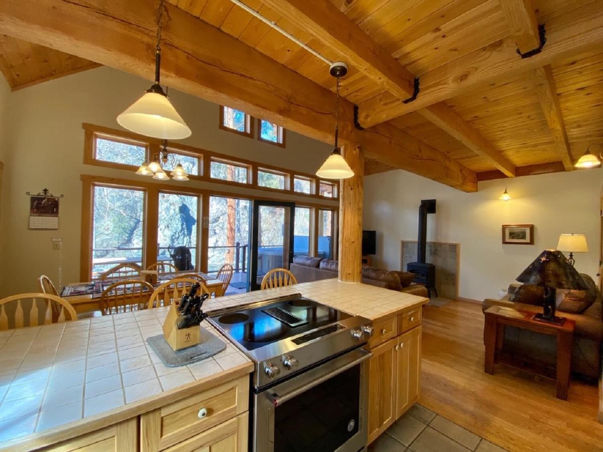 River's Edge Resort - Housity