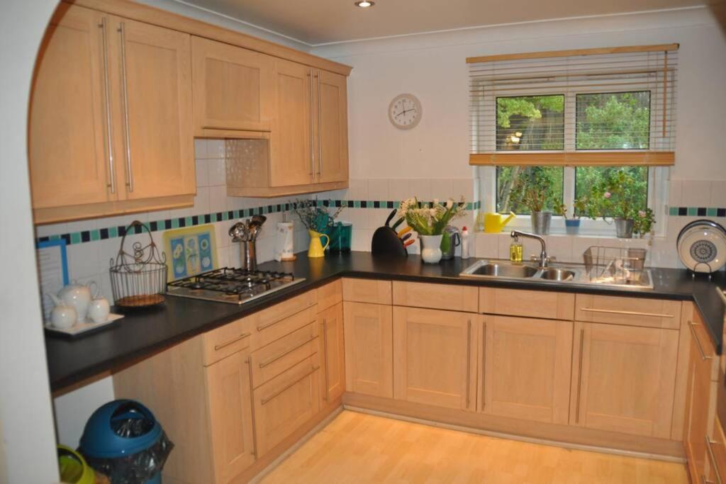 Pembroke Townhouse - Housity