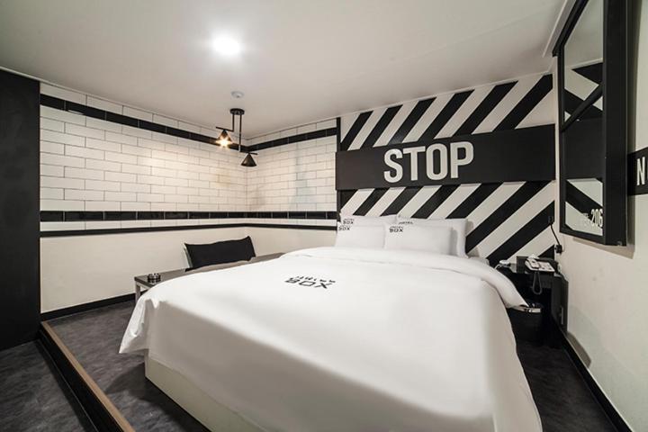 Gunsan Hotel BOX - Housity