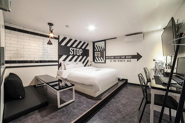 Gunsan Hotel BOX - Housity