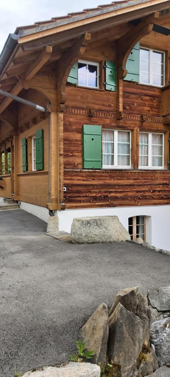 Mountain Village Room - Housity